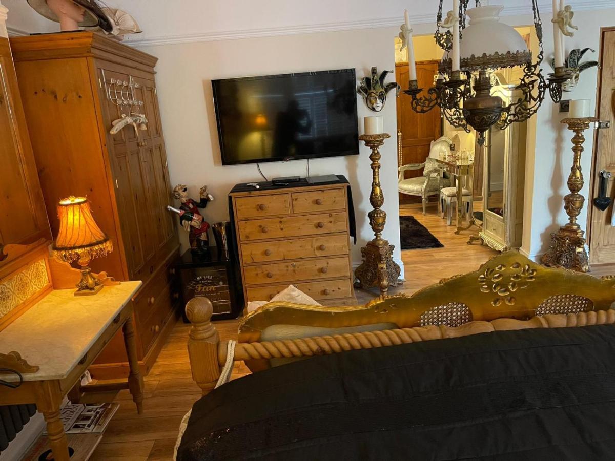 Olivia House Bed & Breakfast พอร์ธคอว์ล ภายนอก รูปภาพ