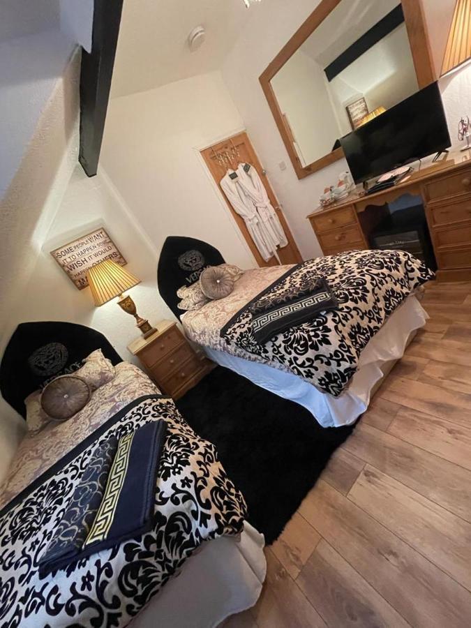 Olivia House Bed & Breakfast พอร์ธคอว์ล ภายนอก รูปภาพ