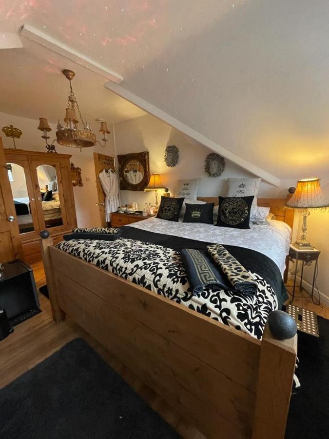 Olivia House Bed & Breakfast พอร์ธคอว์ล ภายนอก รูปภาพ